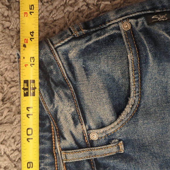 Silver Jeans High Rise Mom Jeans - Picture 11 of 12